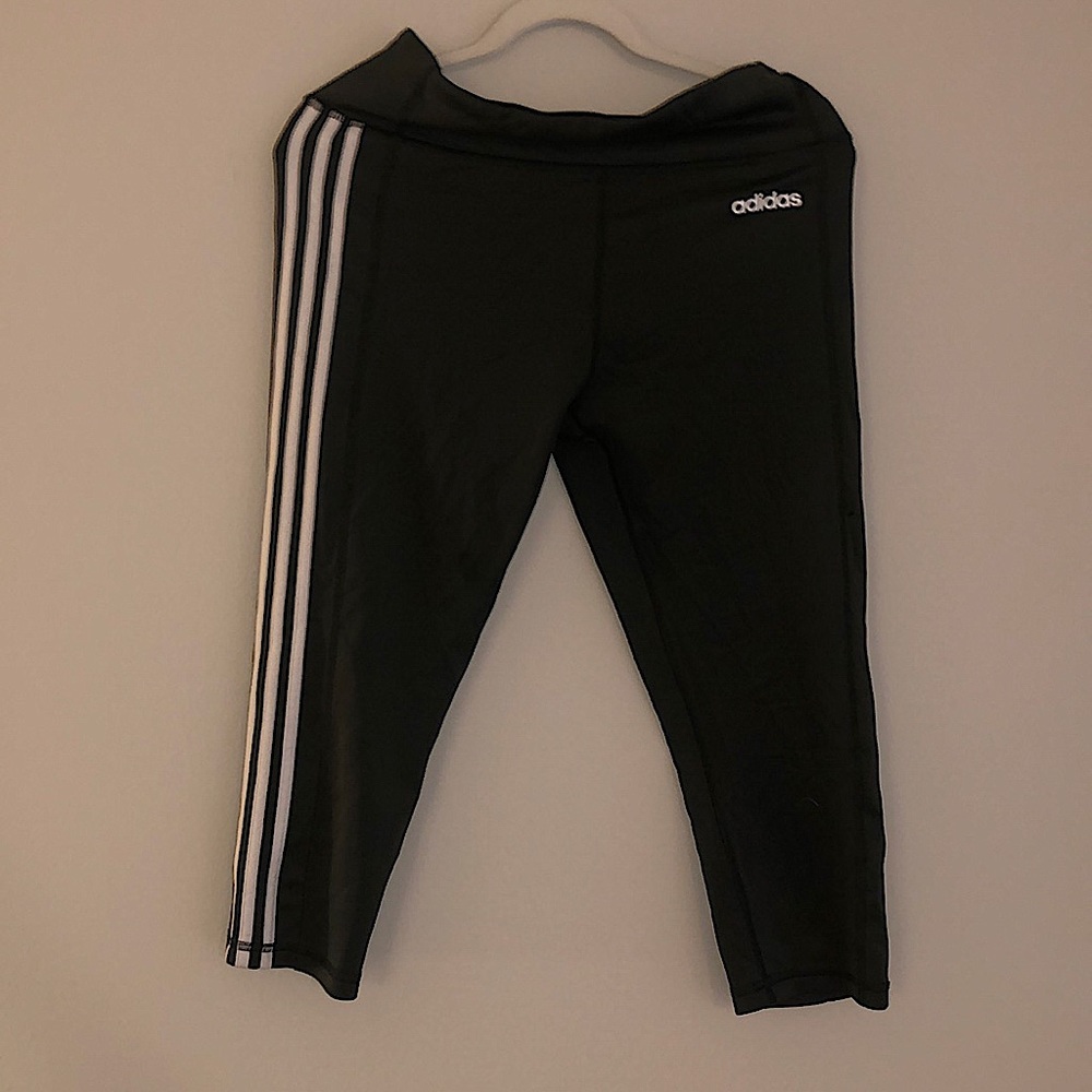 Olive Green Cropped Leggings